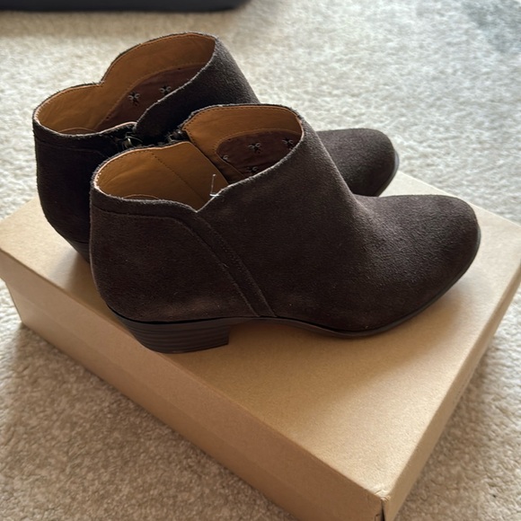 New Lucky Brand “Barstyn” Booties - Picture 2 of 7